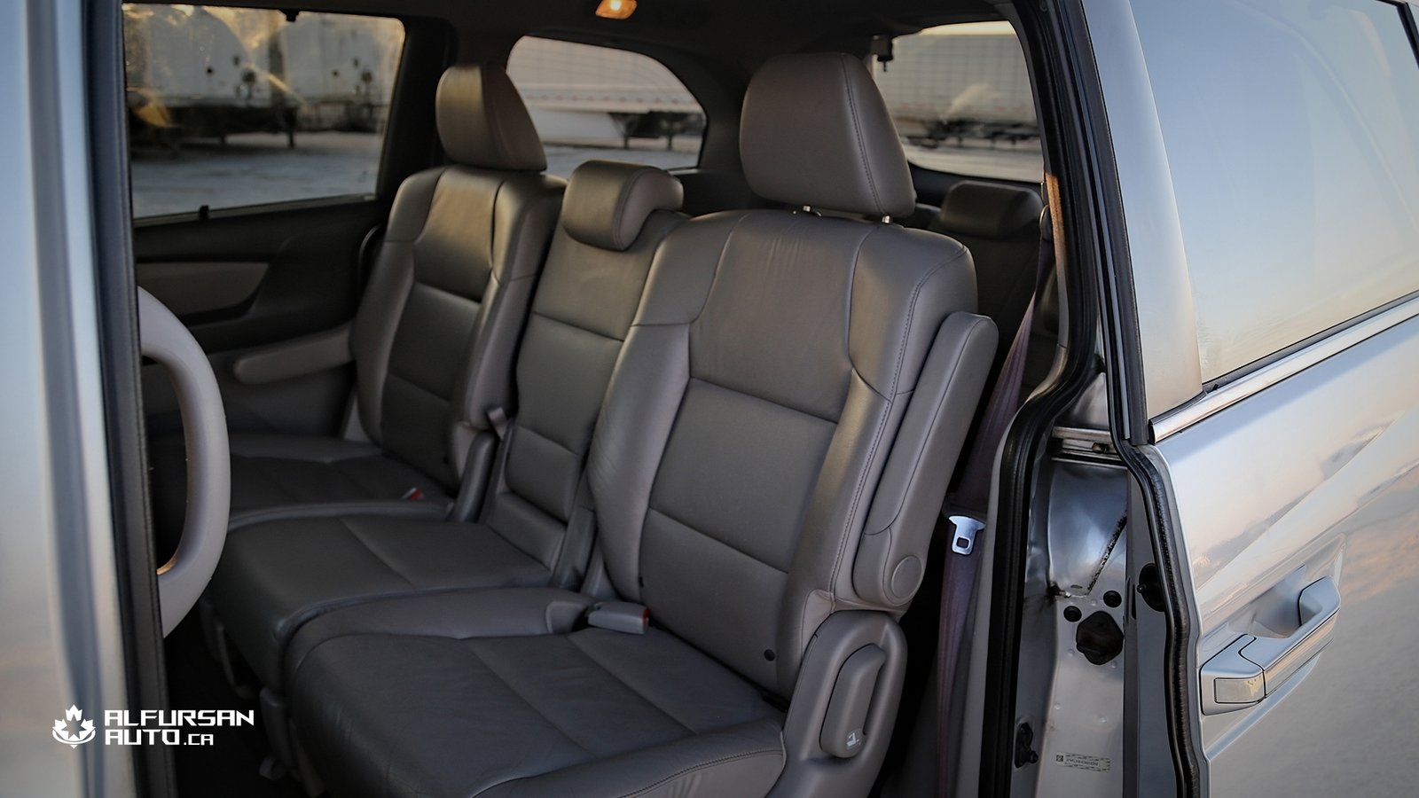 2013 Honda Odyssey EX-L | 8 passangers van | 237,000 KM | No Accidents | Excellent Service Record | Great Price - Photo 8