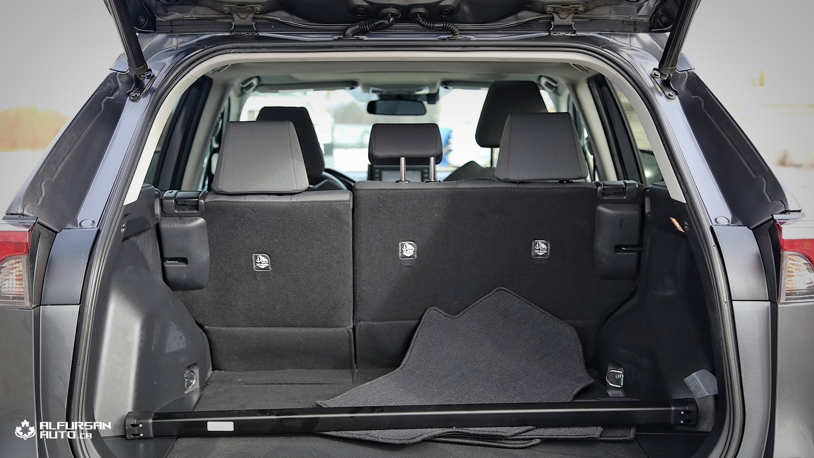 2020 Toyota RAV4 XLE AWD | 107,000KM | One Owner | Pearl Gunmetal | Great Price - Photo 14