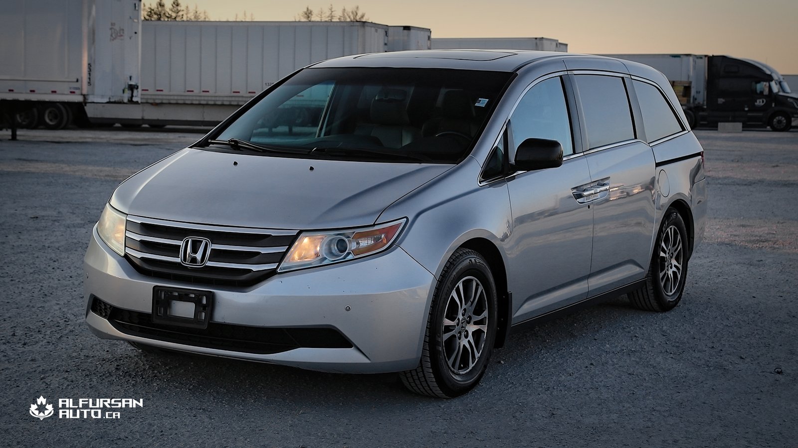 2013 Honda Odyssey EX-L | 8 passangers van | 237,000 KM | No Accidents | Excellent Service Record | Great Price - Photo 5