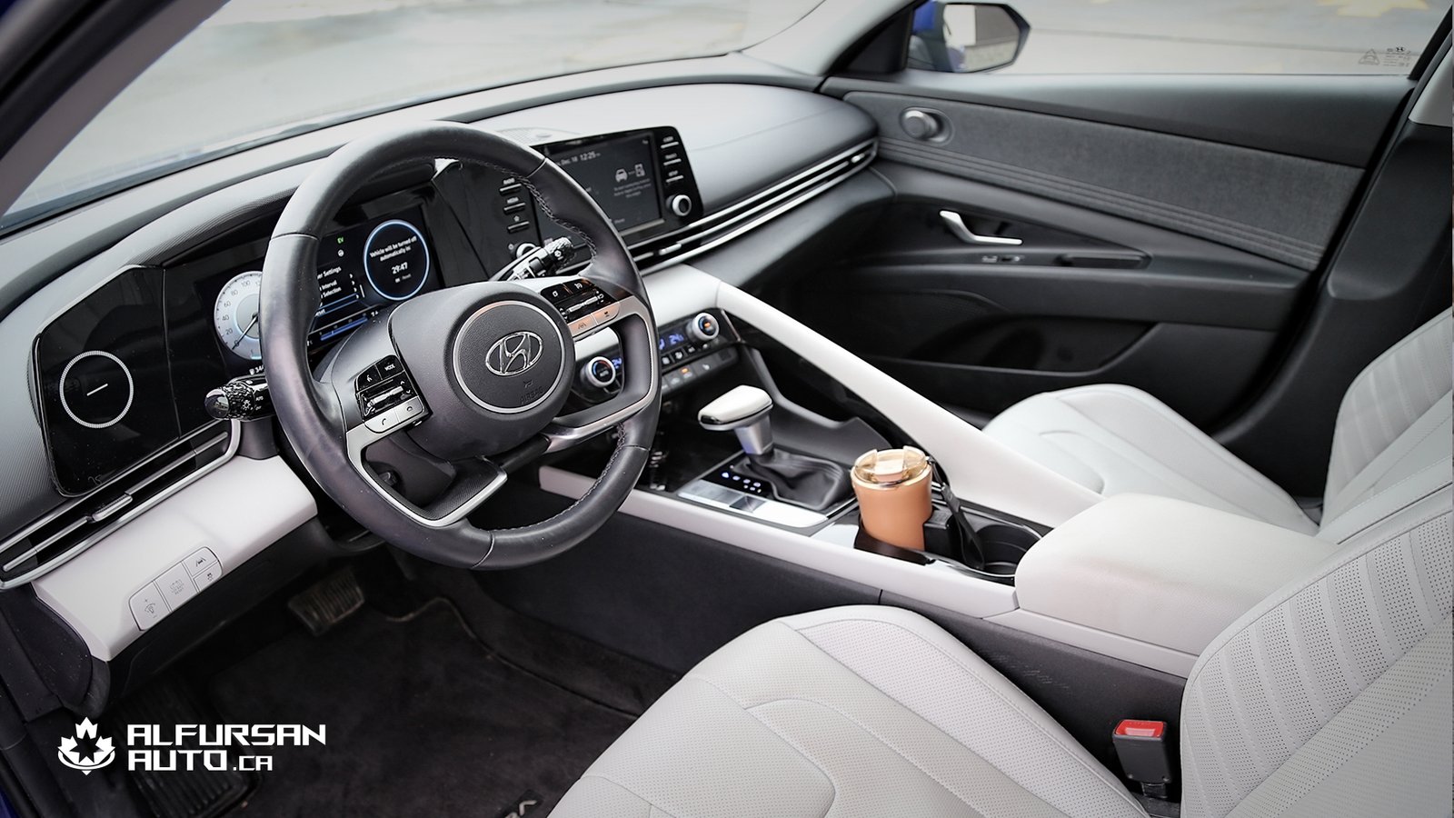 2022 Hyundai Elantra Hybrid Ultimate /Two-Tone Interior – One Owner | Only 35,000 km - Photo 2
