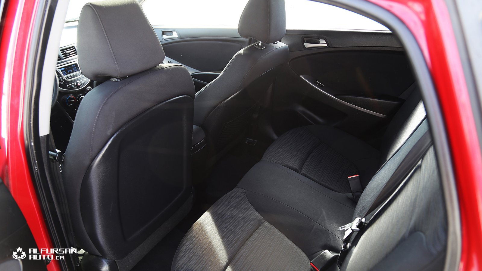 2016 Hyundai Accent SE | Stunning Cherry Red, Sunroof & Low KM - Photo 6