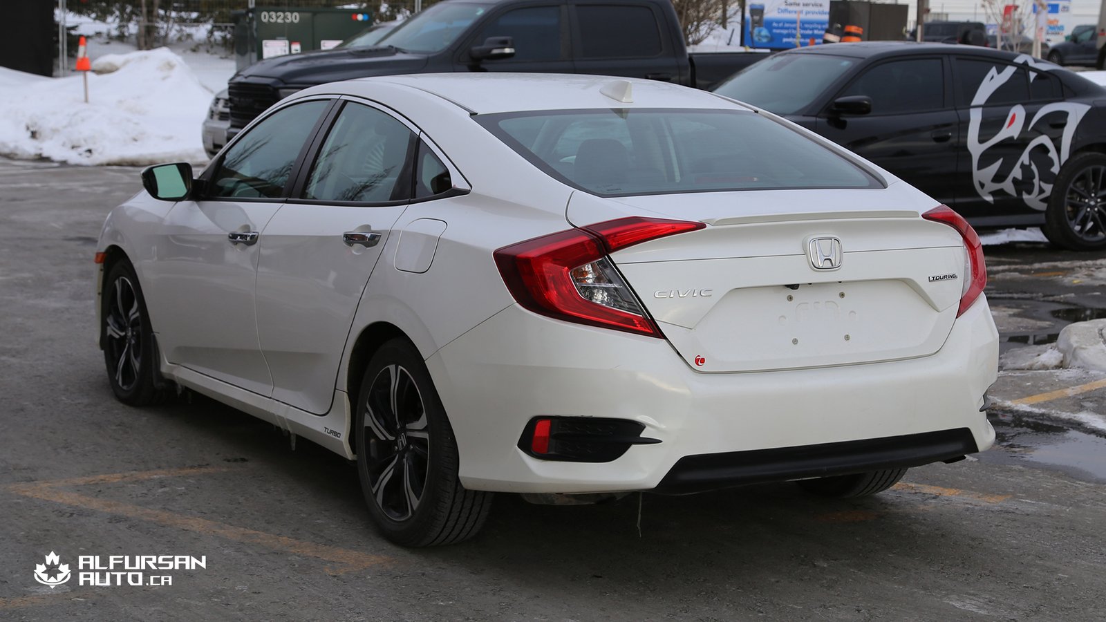 2018 Honda Civic Touring | Top of the Line | 154,400KM | Navigation & Zero Accidents! - Photo 8