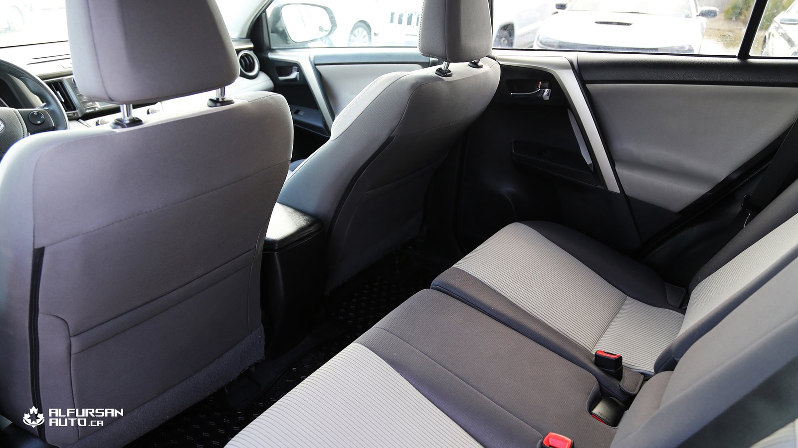 2015 Toyota RAV4 XLE, 181,908 KM, Unique Premium Interior - Photo 5