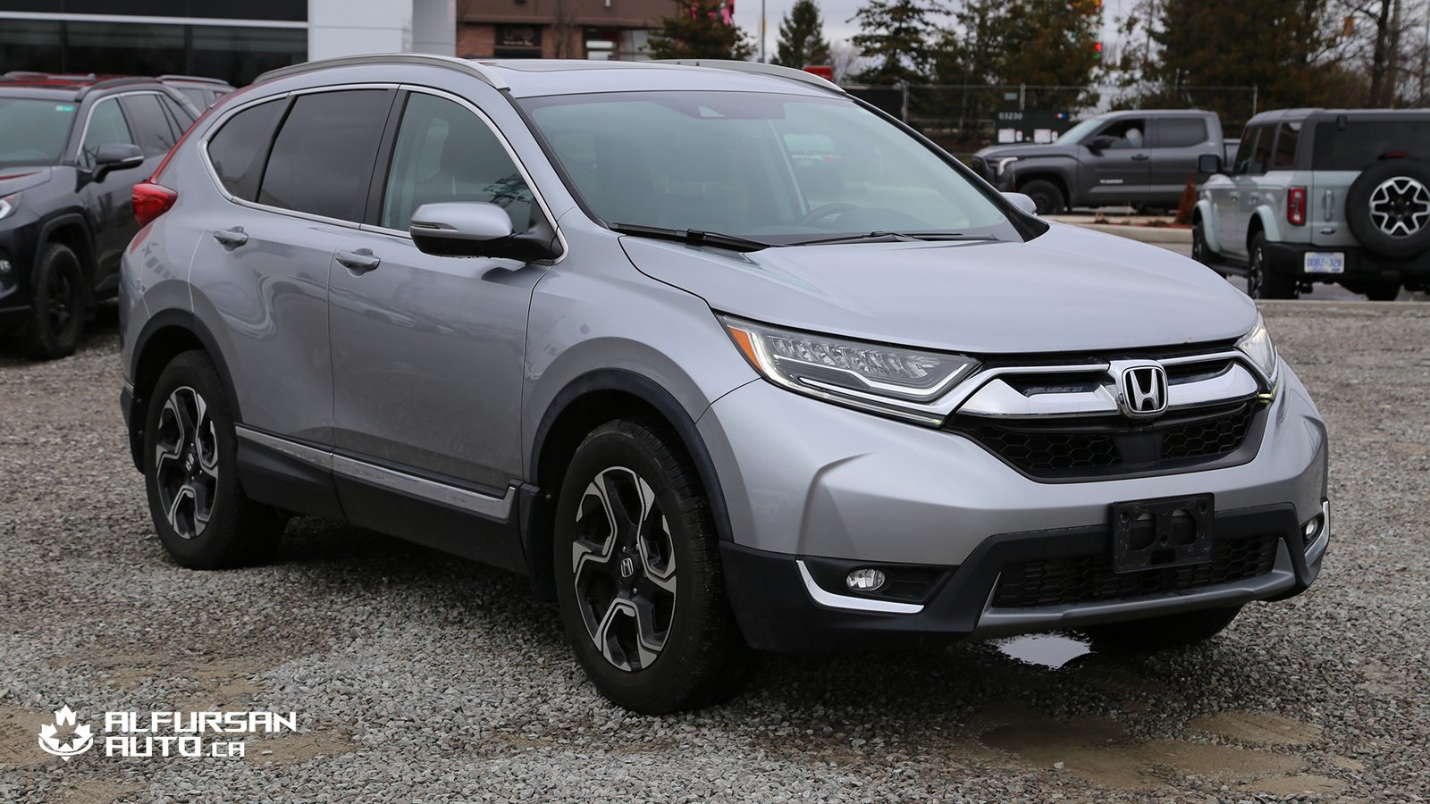 2018 Honda CR-V Touring, 128,392 KM, Two Wheel Sets, Accident Free - Photo 2