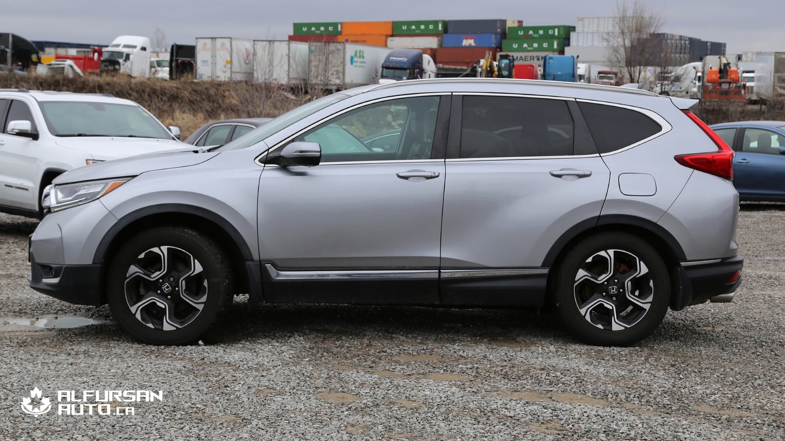 2018 Honda CR-V Touring, 128,392 KM, Two Wheel Sets, Accident Free - Photo 5