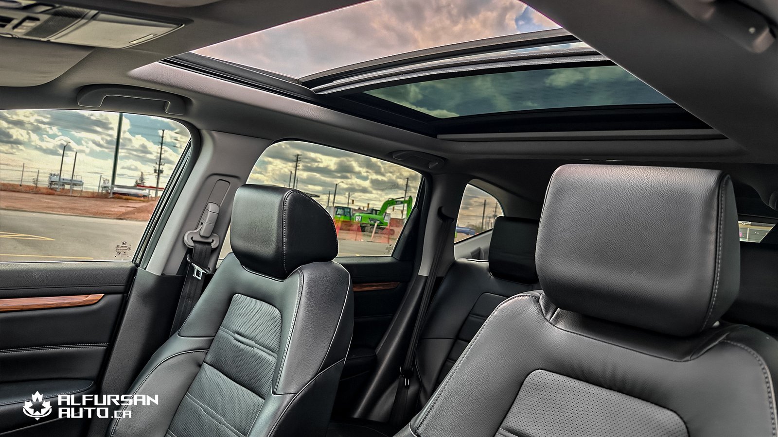 2017 Honda CR-V Touring, 134,200 KM Black - Photo 5