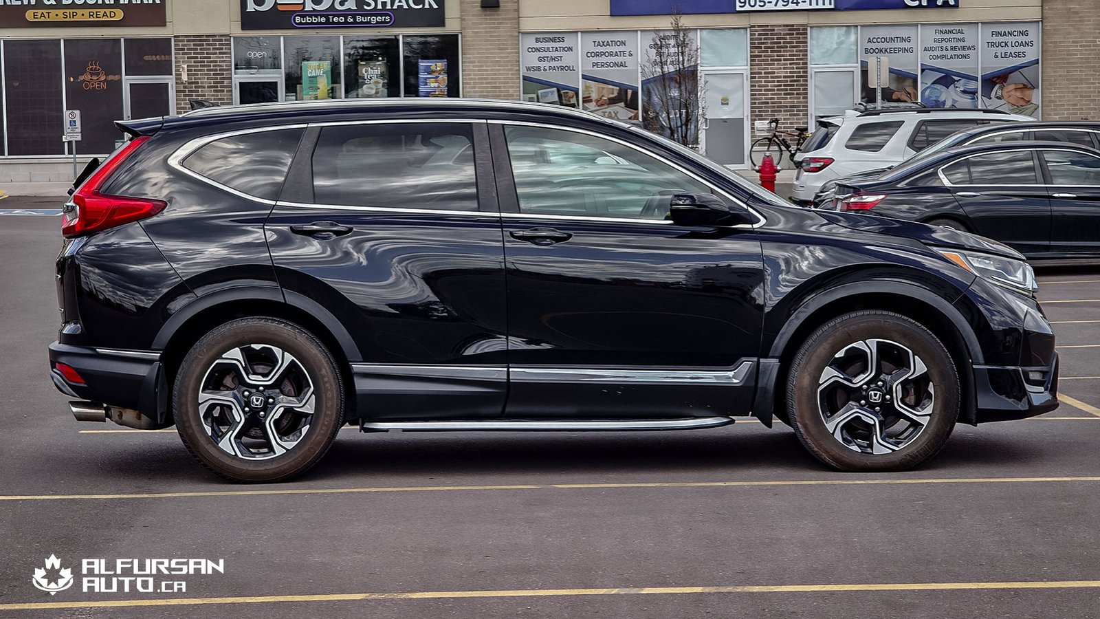 2017 Honda CR-V Touring, 134,200 KM Black - Photo 4