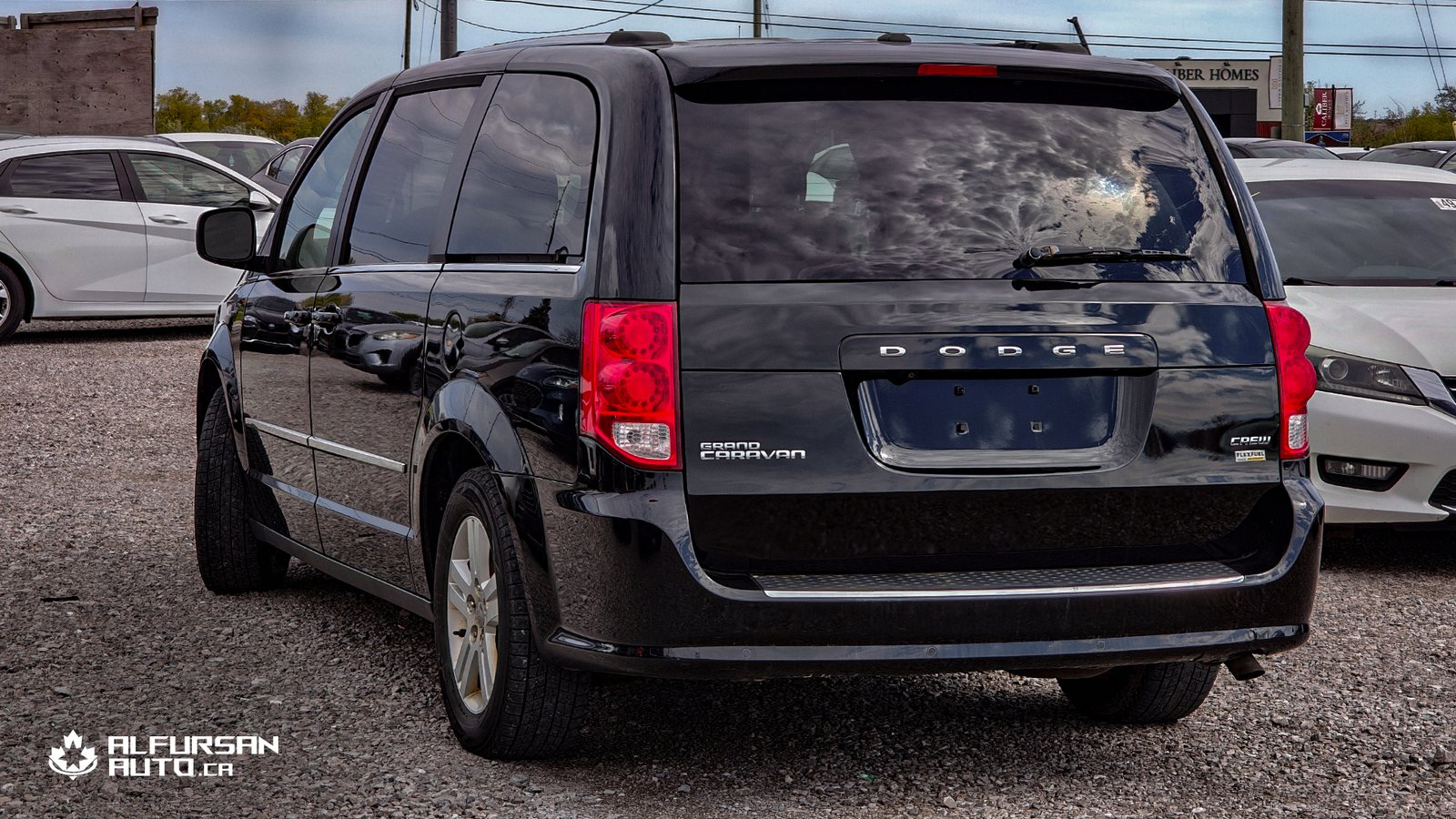 2017 Dodge Grand Caravan Crew, 173,495 KM, Zero Accidents - Photo 4