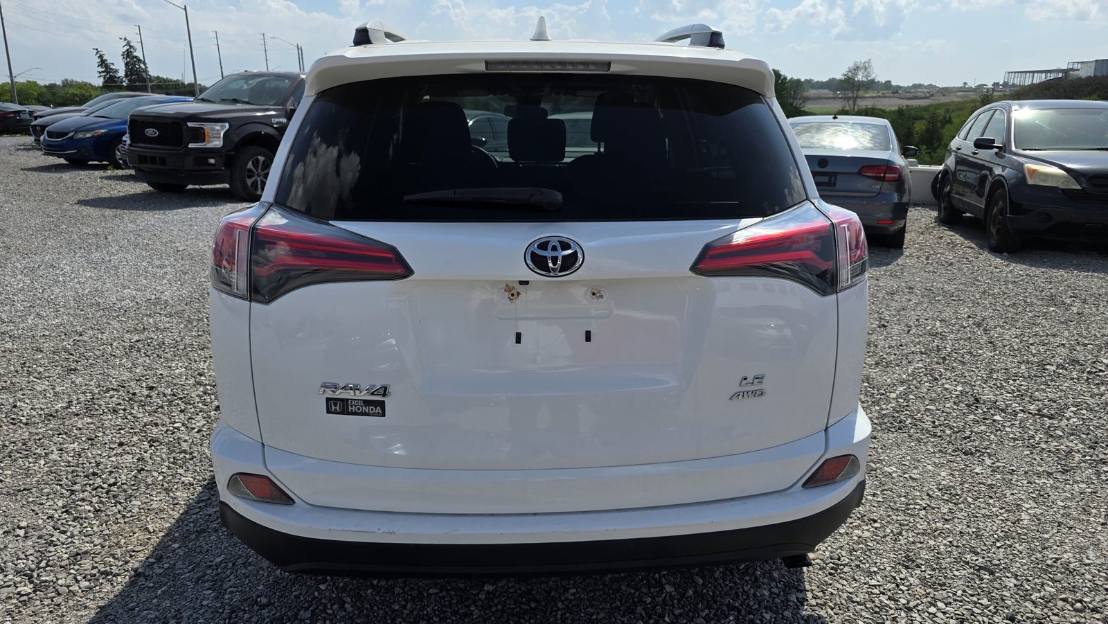 2017 Toyota RAV4 LE, 92,890 KM, Zero Accidents - Photo 5