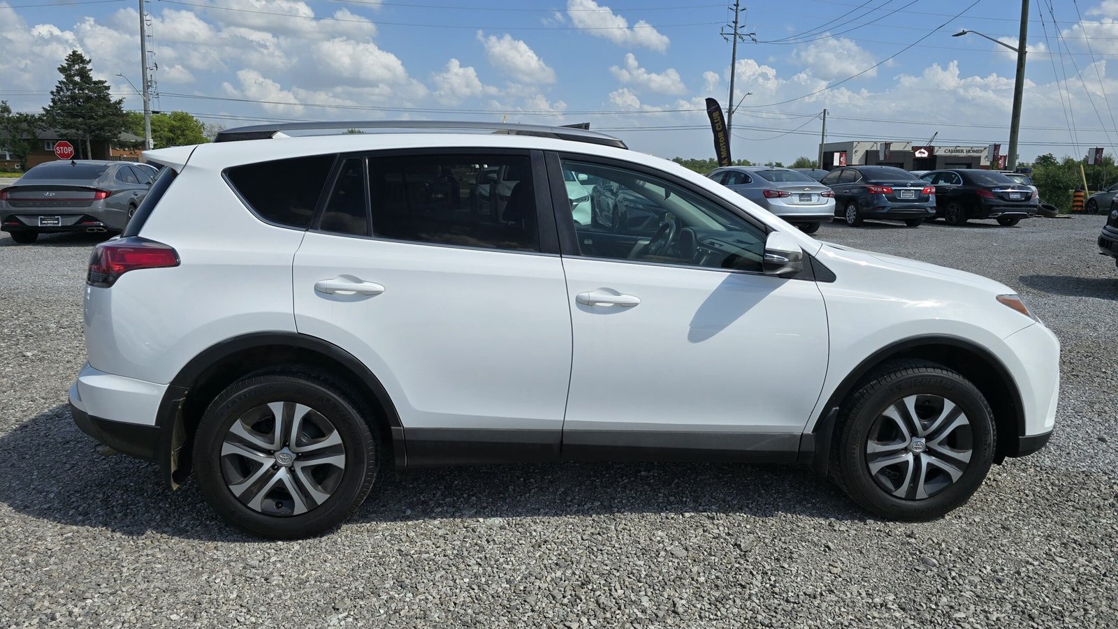 2017 Toyota RAV4 LE, 92,890 KM, Zero Accidents - Photo 7