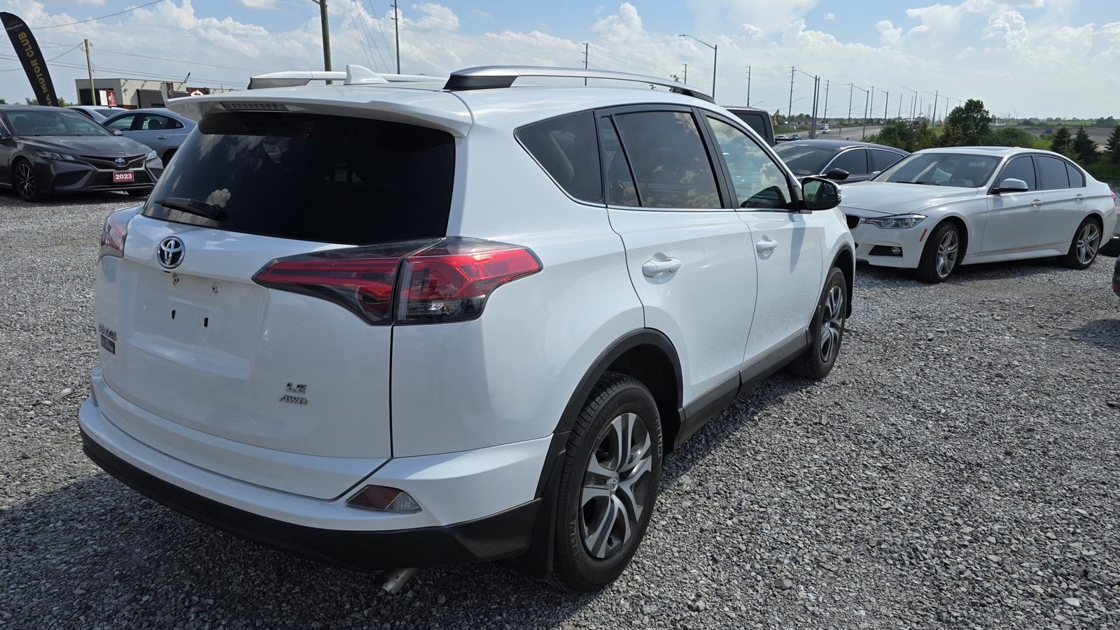 2017 Toyota RAV4 LE, 92,890 KM, Zero Accidents - Photo 6