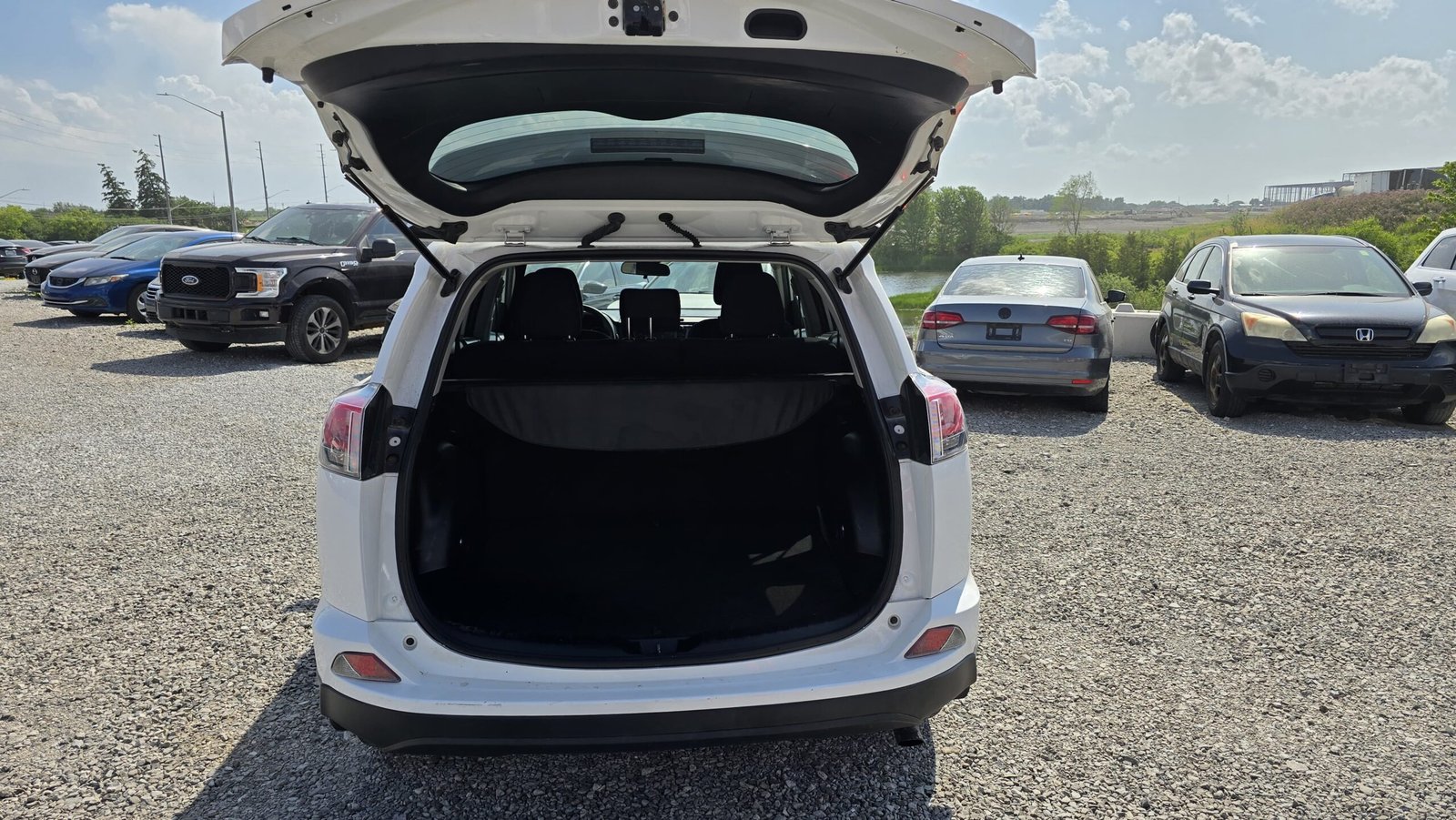 2017 Toyota RAV4 LE, 92,890 KM, Zero Accidents - Photo 15