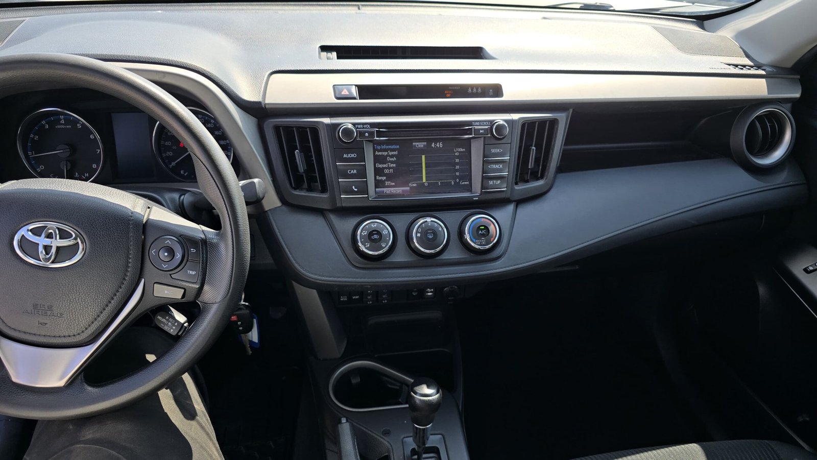 2017 Toyota RAV4 LE, 92,890 KM, Zero Accidents - Photo 10